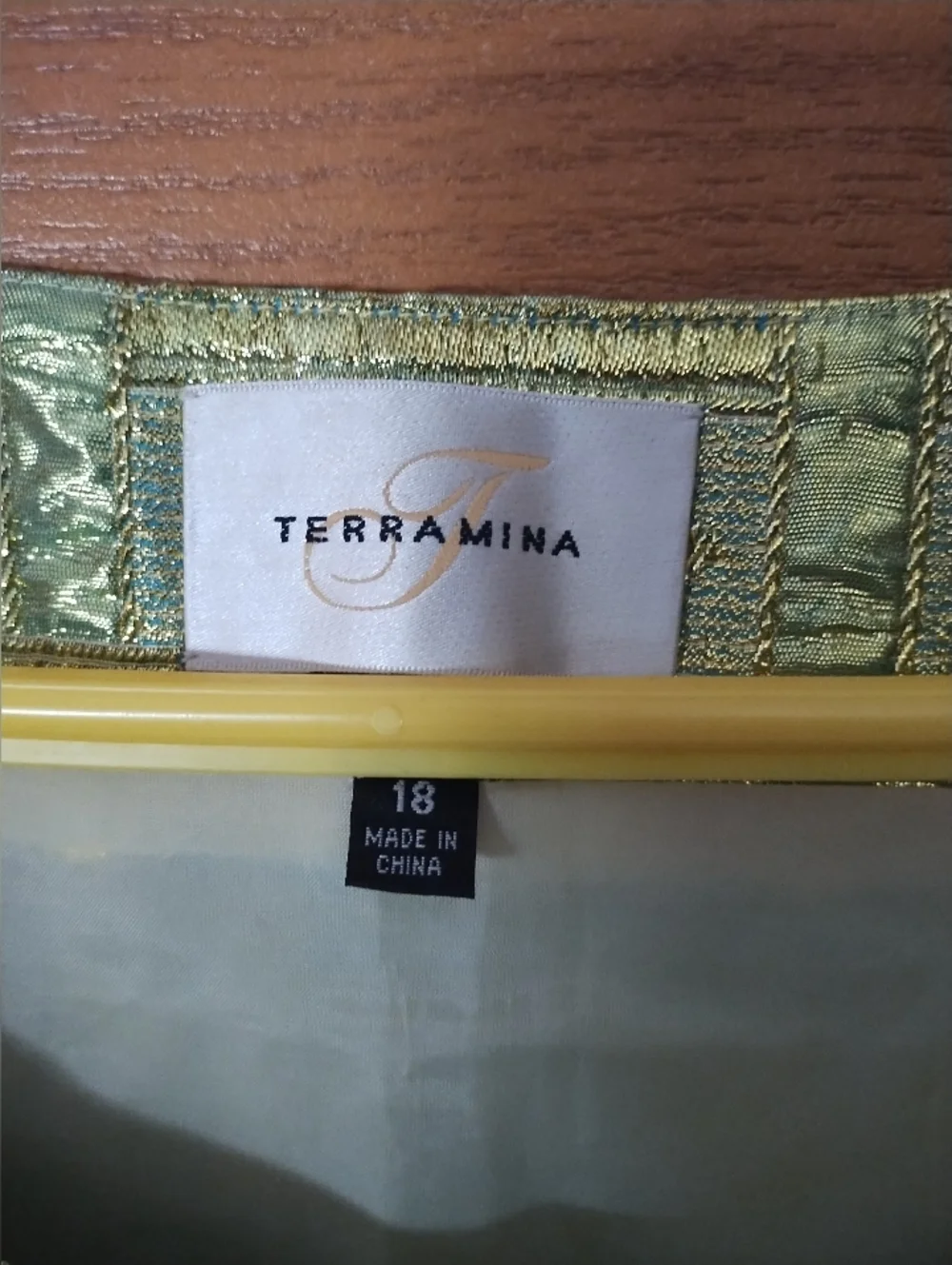 Terramina Metallic Green And Gold Lightweight Tank top Blouse Size 18 - Picture 5 of 5